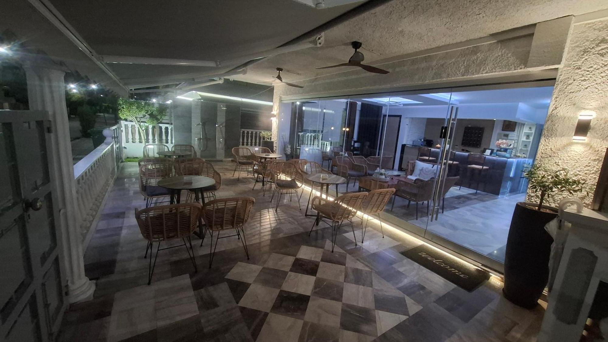 Hotel Kostas Olympiakí Aktí المظهر الخارجي الصورة