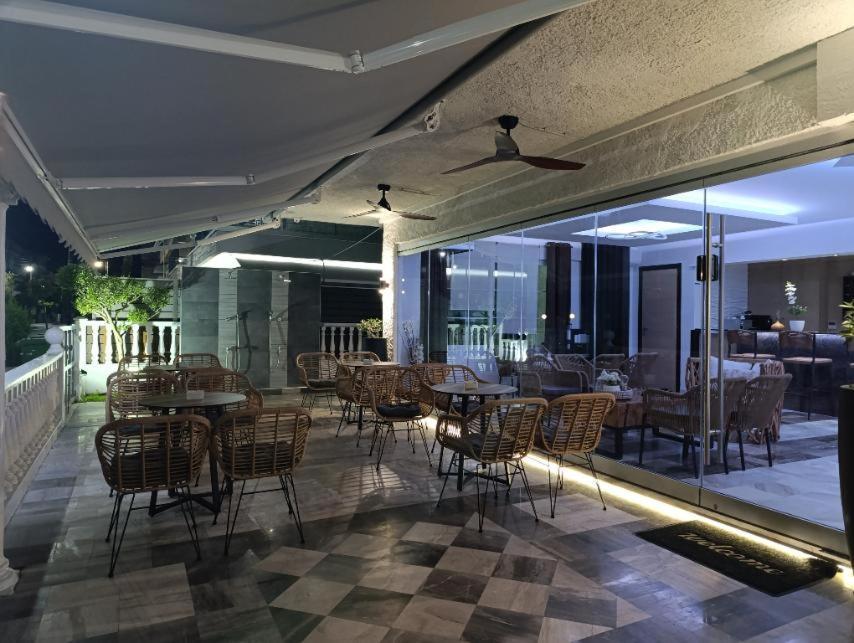 Hotel Kostas Olympiakí Aktí المظهر الخارجي الصورة